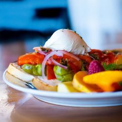 Discover breakfast in the unique atmosphere of Bistro M., with a view of the planes!