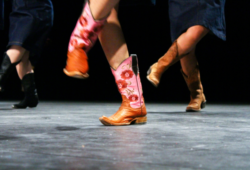 Venez vous amuser et danser à l’événement Bromont Country de la Place Publique!